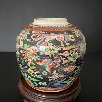 Chinese antique clobbered porcelain jar, 18th / 19th c #2251