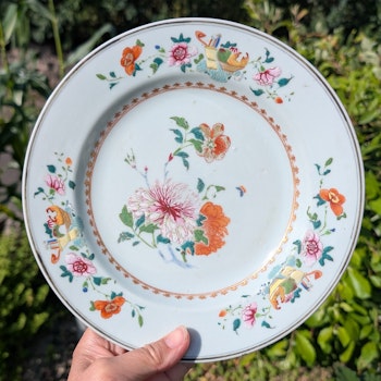 Chinese Antique Famille Rose plate 18th c Qianlong Period #2625