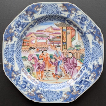Chinese Antique Rose Mandarin Plate, 18th C Qianlong period #2638