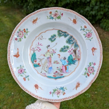 Chinese Antique Famille Rose Plate, 18th C Yongzheng / Qianlong period #1896