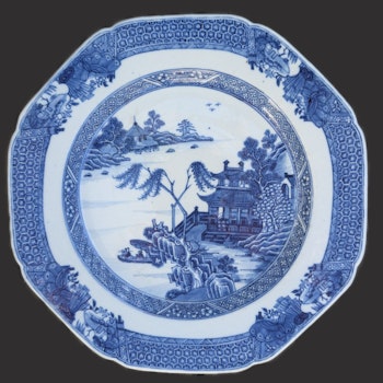 Chinese Antique blue and white plate, Qianlong period, 18th c #2666
