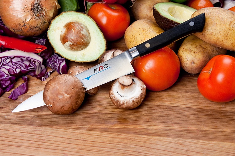 MAC Pro Petty vegetable knife