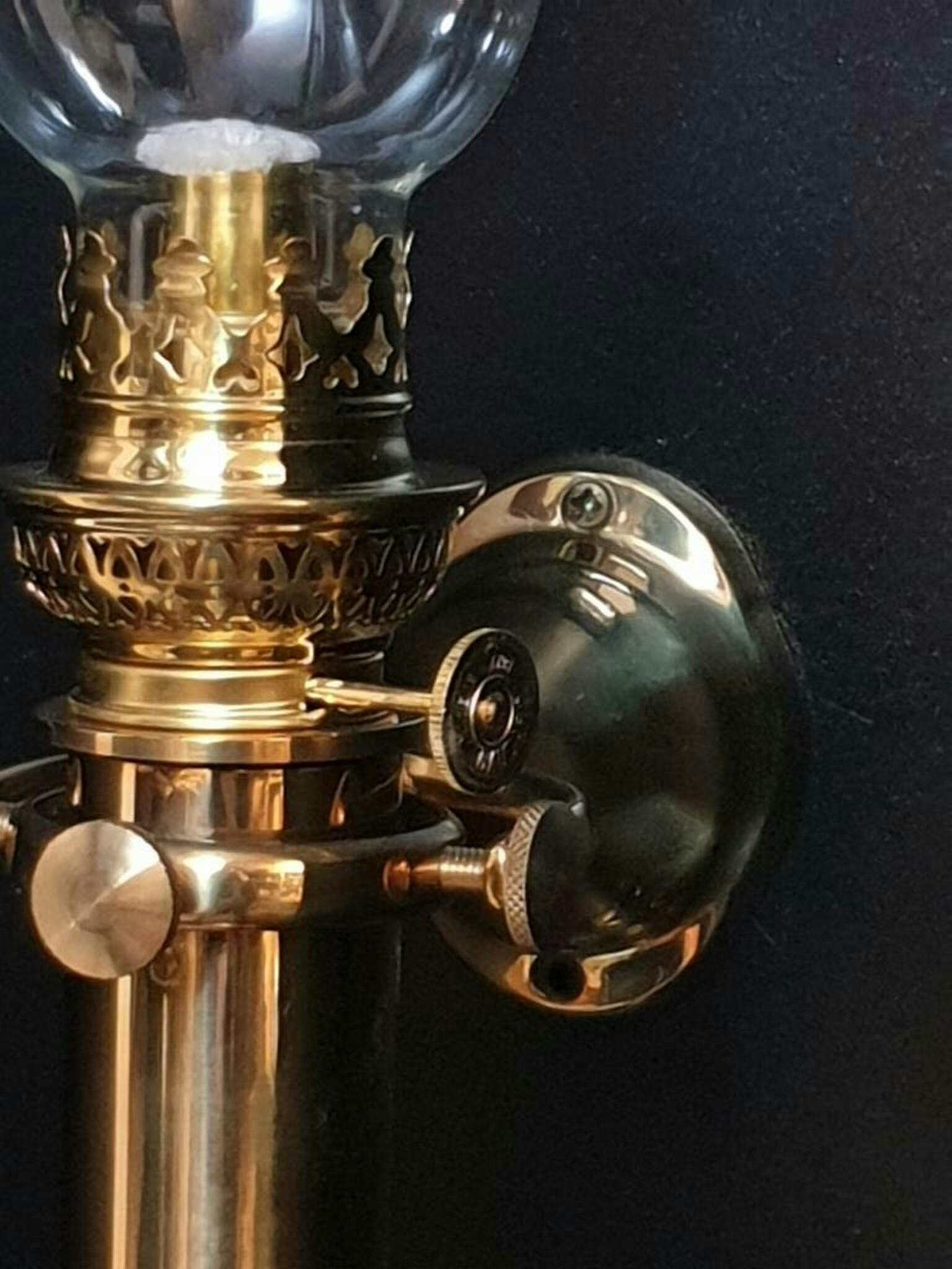 Fotogenlampa vägg mässing 2026P/LT