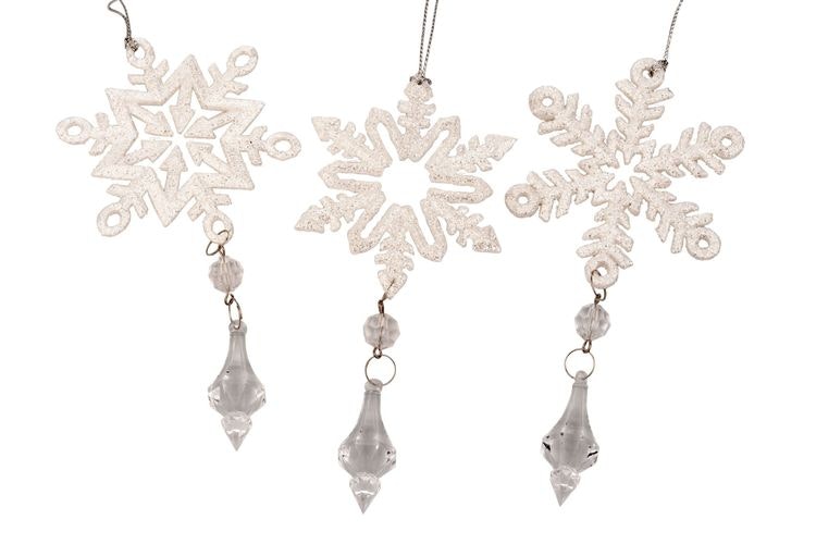 Snöflinga 2 julgranshänge med prismor från Cult design, färg vitt med glitter och hängande prismor.