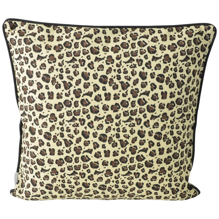 Kuddfodral beige Leopard. Mått 45 x 45 cm.