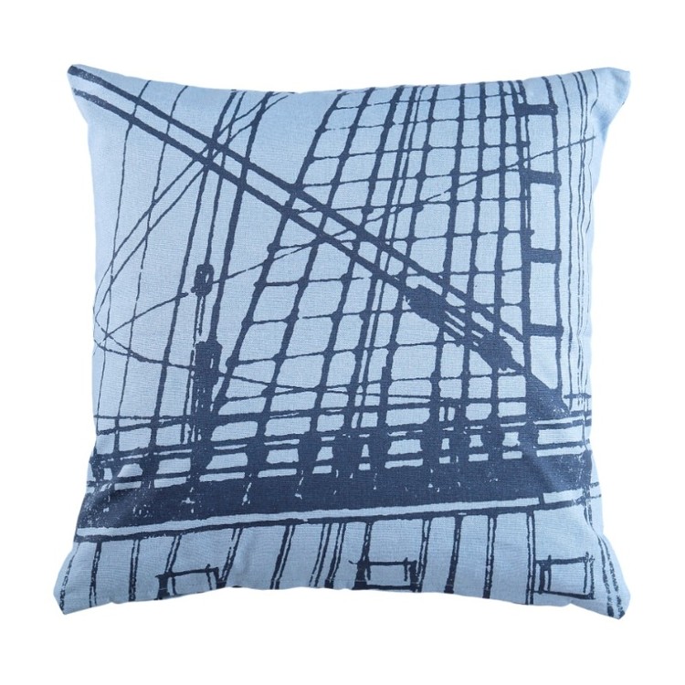 Kuddfodral Sail från Gripsholm. Färg: Ljusblå med marinblått tryck. Mått: 50 x50 cm. Material: Bomull.