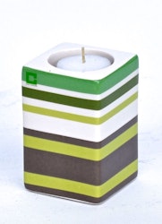 Kub Stripy fore en värmeljushållare från Cult design i färgerna vit, mullvad, och grön.