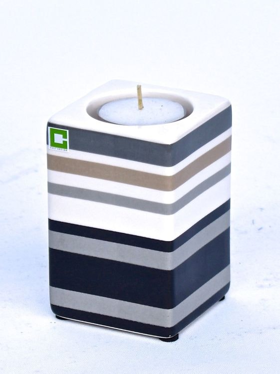 Kub Stripy warm värmeljushållare från Cult design. Färg: Vit, svart, beige  och grå. - Roomoutlet.se - Textilier och inredning i Karlstad