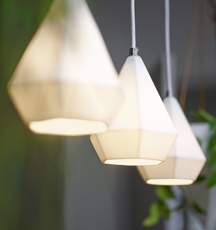 Polydrop en lampa från Cult design. Färg: Vit. - Roomoutlet.se - Textilier  och inredning i Karlstad