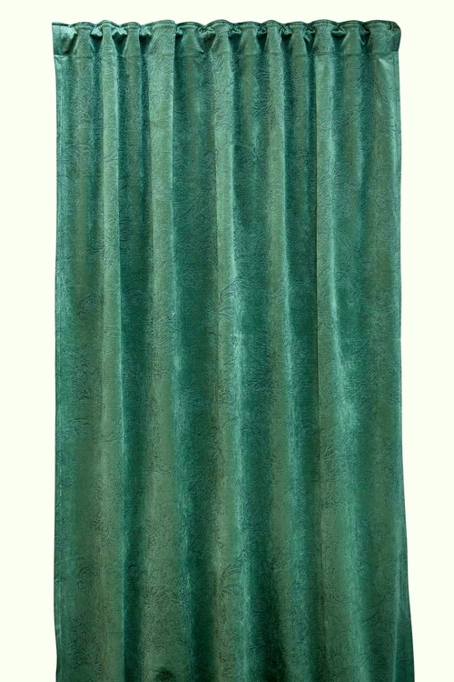 Roma paisley är en gardinlängd i sammet med multiband. Färg: Grön.
