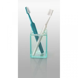 Kub tandborsthållare från Cult design. Färg: Tranparant jade.