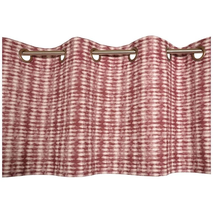 Batikprick en färdigsydd gardinkappa med öljetter, art.nr 21836-38. Färg: Vit botten med röda toner.