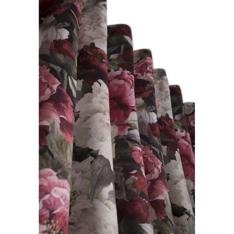 Paeonia ett gardinset i blommig sammet med multiband. Färg: Svart botten med rosa och vita blommor.