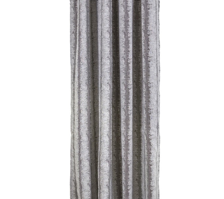 Skiftning ett gardinset med multiband från Boel & Jan. Färg: Gråa toner. Mått 2 x 140 x 240 cm.