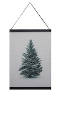 Gran en härlig julbonad i vitt med en gran i vinterskrud från Svanefors, mått 50 x 70 cm.