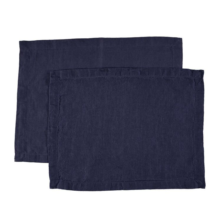 Bordstablett i tvättat linne som ger en mjuk känsla och en fin patina från Gripsholm i 2-pack i färg ombre blue, blå. 35 45 cm.
