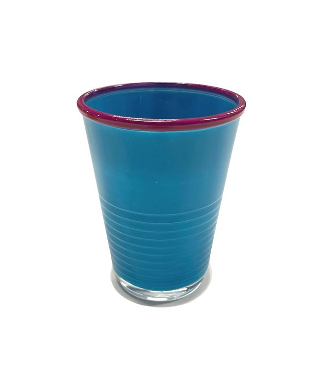 Macao ett färgglatt dricksglas från Modern house. Färg: Blått med en cerisé kant.
