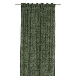 Aiden ett grönt och svart gardinset i 100% bomull med multiband från Svanefors, mått 2 x 120 x 240 cm.