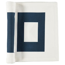 Flag en löpare i en härlig marin stil i bomull från Gripsholm i vitt med ett marinblått mönster, mått 35 x 120 cm.