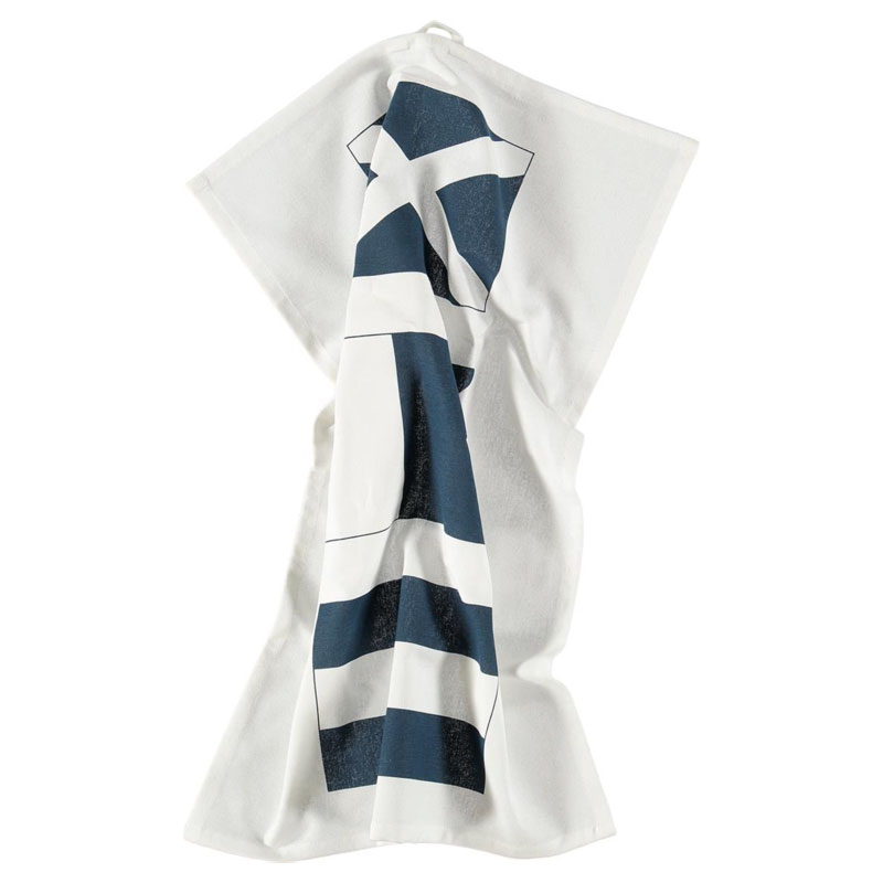 Flag en marin kökshandduk i 100% bomull från Gripsholm i vitt med ett marinblått mönster. 50 x 70 cm.