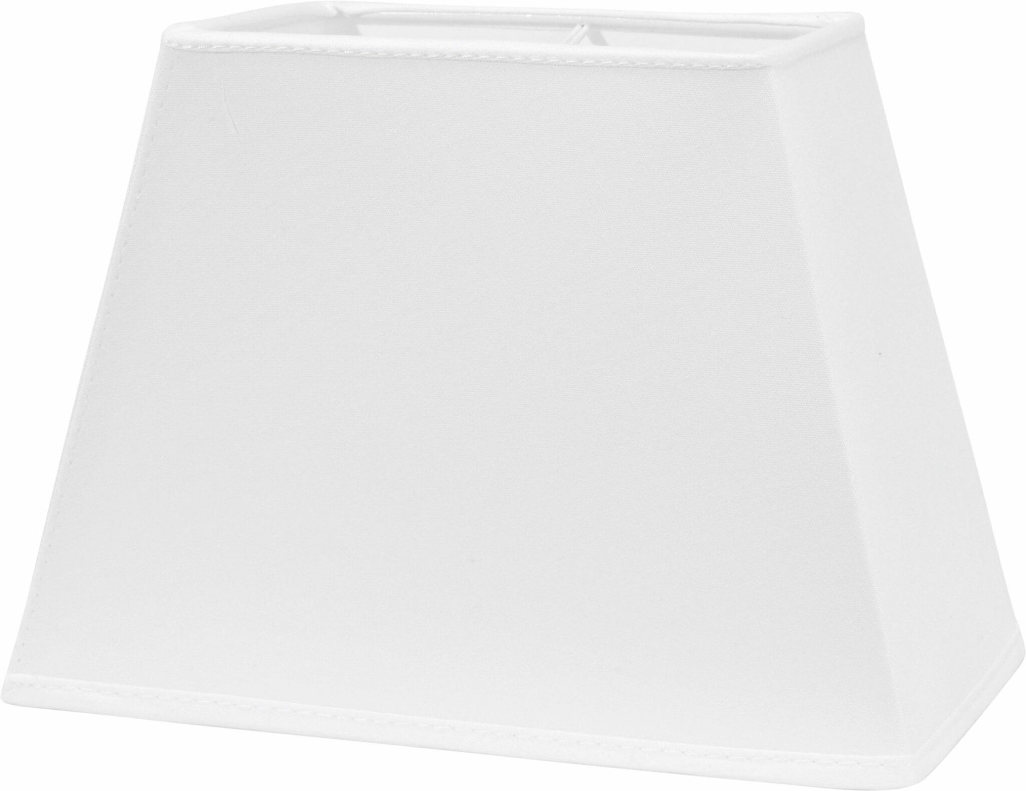 Scala bas är en vit kvadratisk och konisk lampskärm från PR HOME, mått d 20/13, dia 12/10, h 15 cm