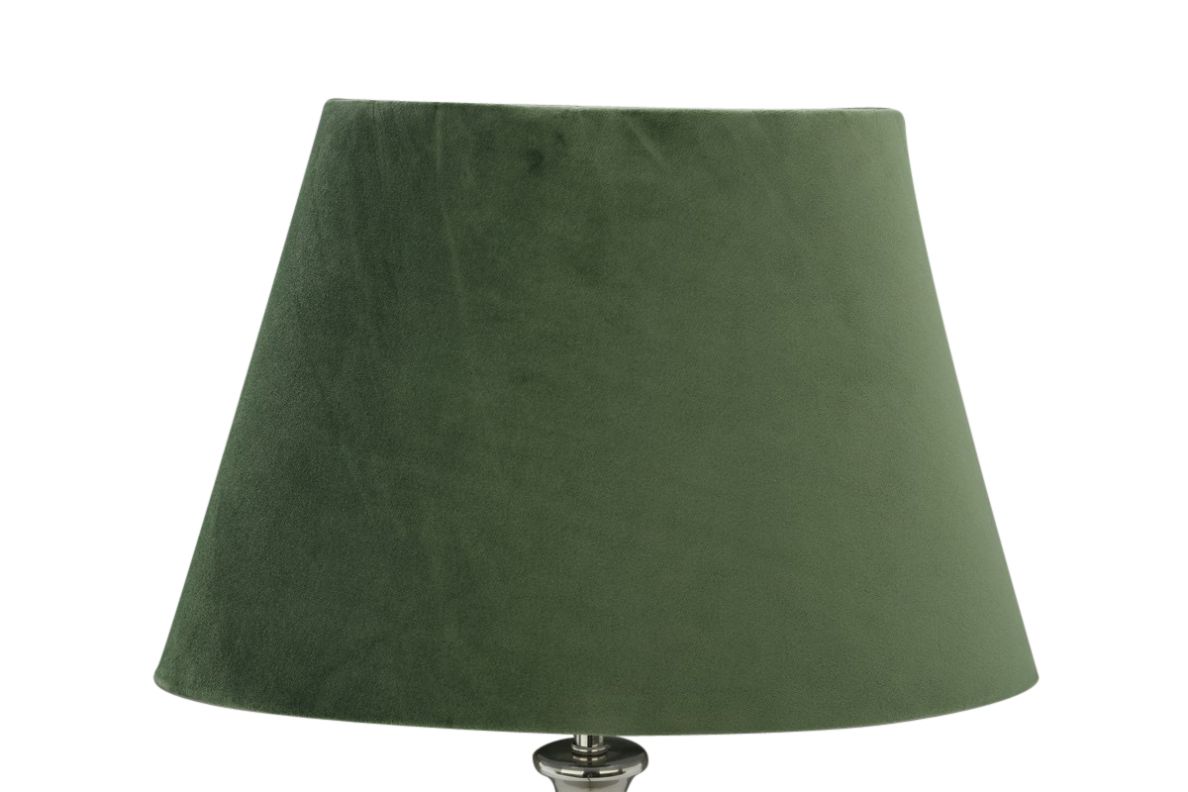 Sam en oval lampskärm i grön sammet med fäste för både E14 och E27 lampor från Stjernsund kollektion.