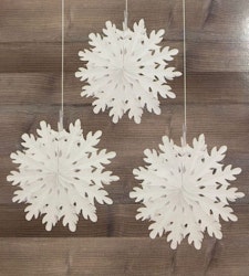 Honeycomb i vitt i 3 pack av silkespapper perfekt att dekorera med vid kalas och jul och andra festliga tillfällen, mått diameter 28 cm.