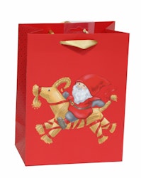 Tomten och julbocken en röd presentpåse med guldfärgade sidenband som handtag från Festive, mått 17,5 x 23 x 10 cm.