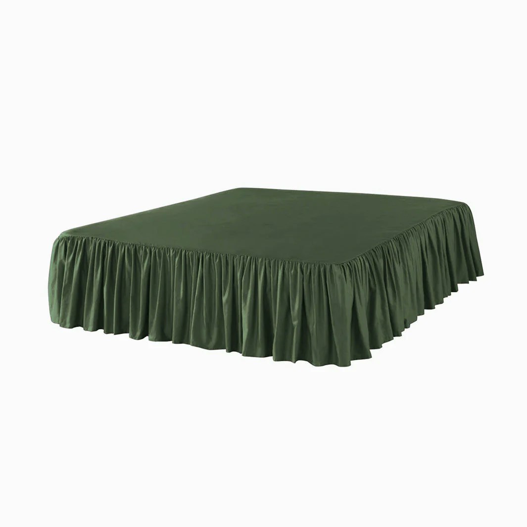 Milano en mörkgrön sängkappa i satin i storlek 180x200 cm från Indusia design.