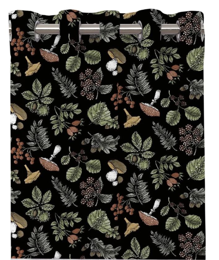 Skogen ett svart färdigsytt gardinset i bomull med öljetter med mönster med svampar och blad, från Redlunds textil