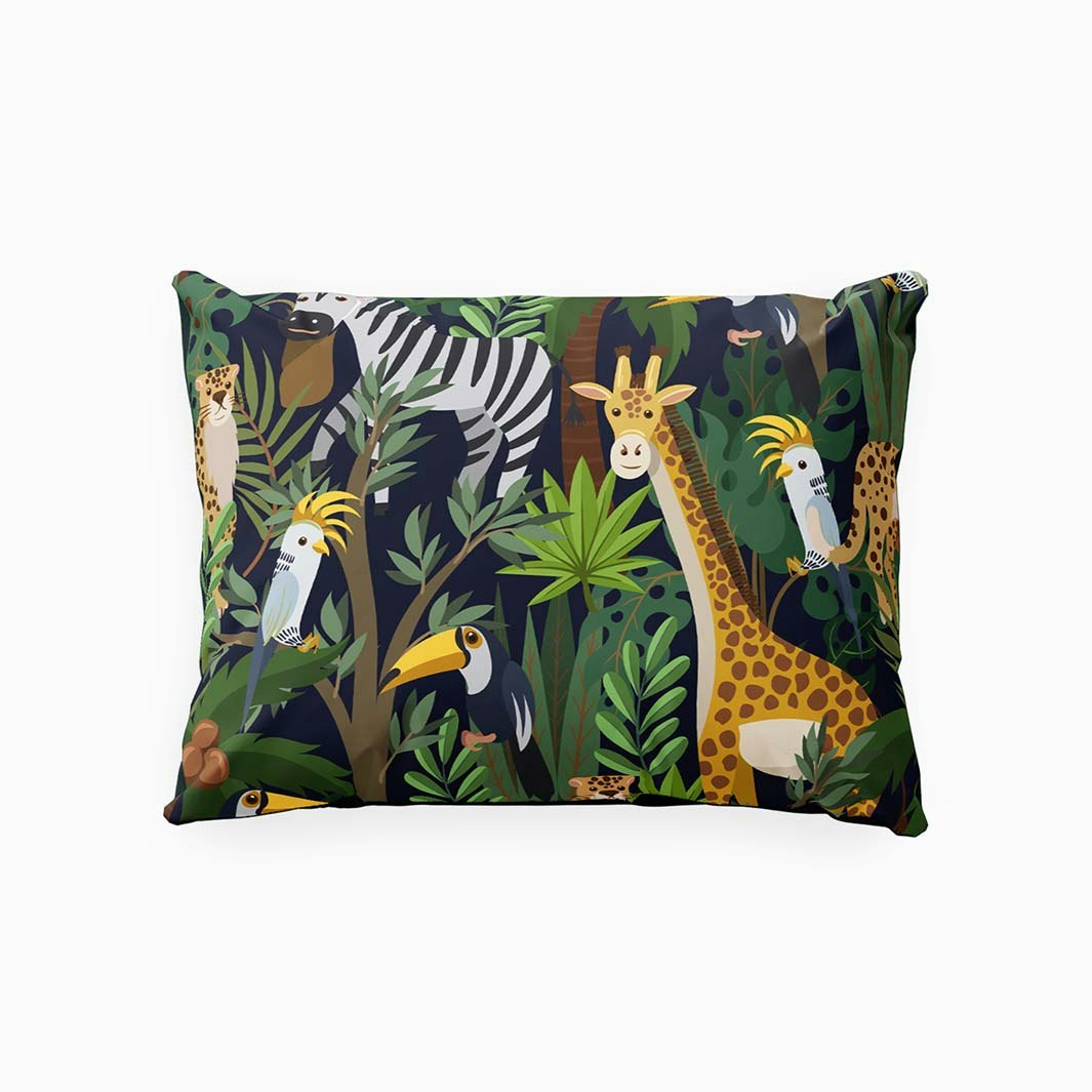 Jungle Animals påslakanset i gröna toner med ett härligt jungelmotiv i bomull i mått 140 x 200 cm Indusia design