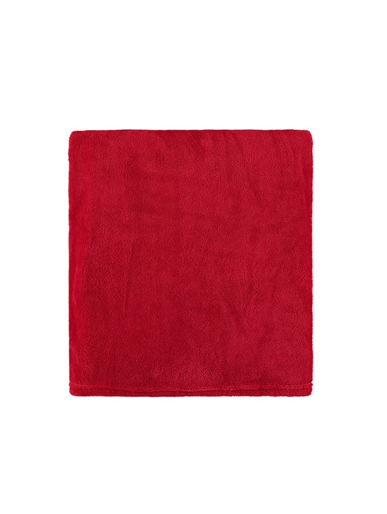Irma en röd fleecepläd från Noble house mått 125 x 150 cm