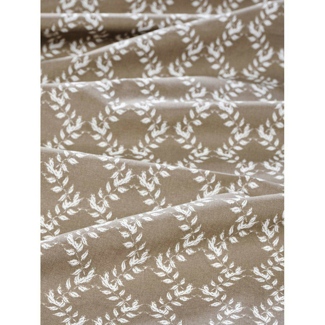 Svanefors Anne ett nougatfärgat gardinset med bladslingor och multiband 2 x 140 x 260 cm