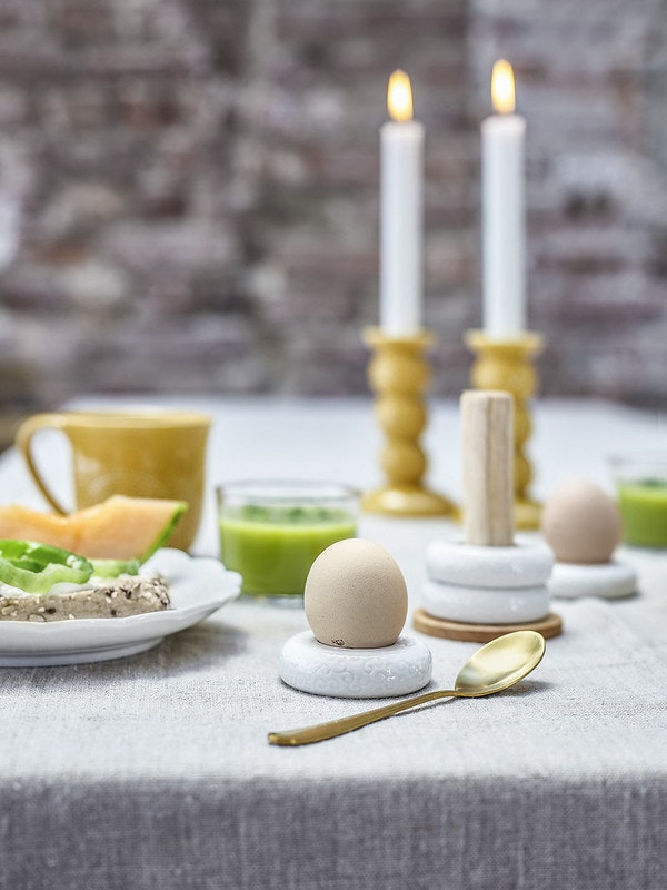 Cult design Orient äggkopp 4-pack med ställ i vitt
