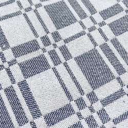 Lilly blåvit jaquardvävd duk mått 140 x 350 cm Recycled by Wille
