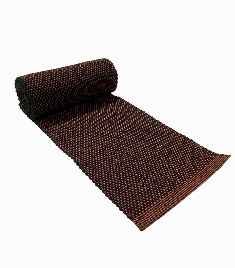 Kalle smal svart/rost bordslöpare återvunna textilier i mått 15 x 140 cm Recycled by Wille