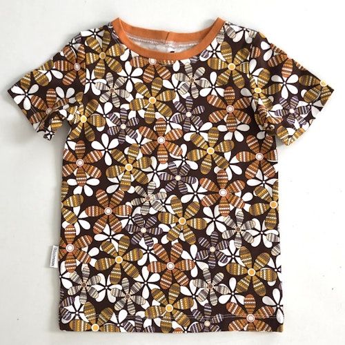 T-shirt brune blomster retro str 110