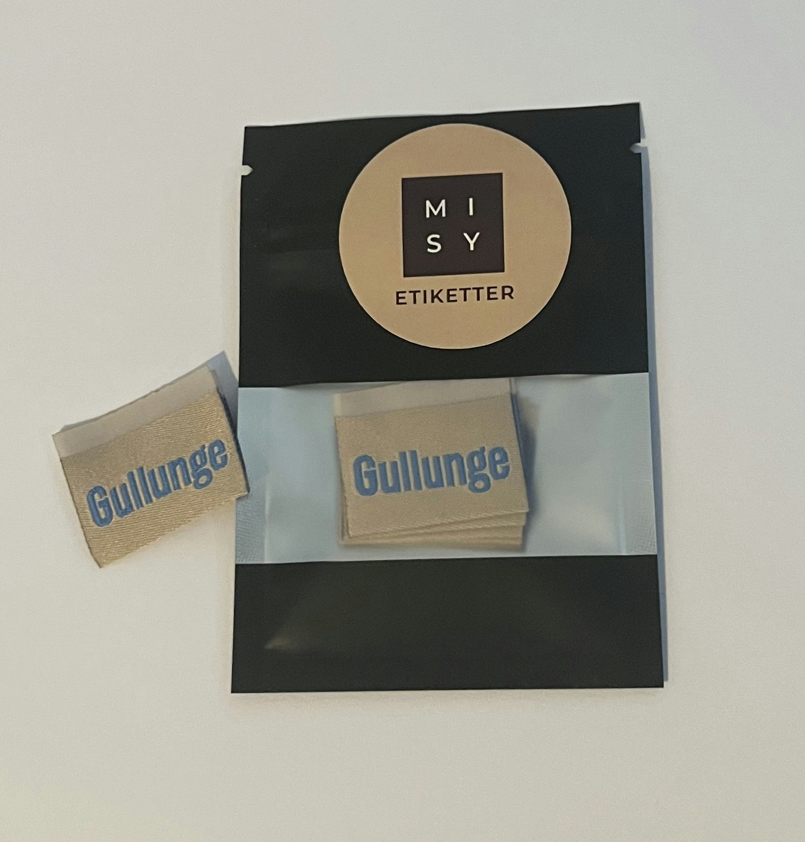 Labels, gullunge beige blå