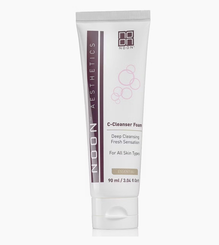 Kjøp Double white, få C-cleanser foam med på kjøpet.