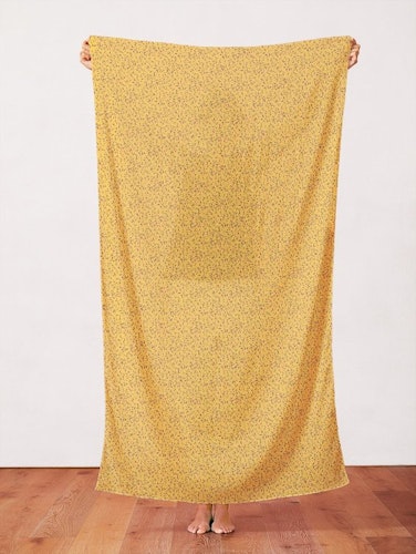 Quilters Cotton Wispy Vines Summer Sunshine