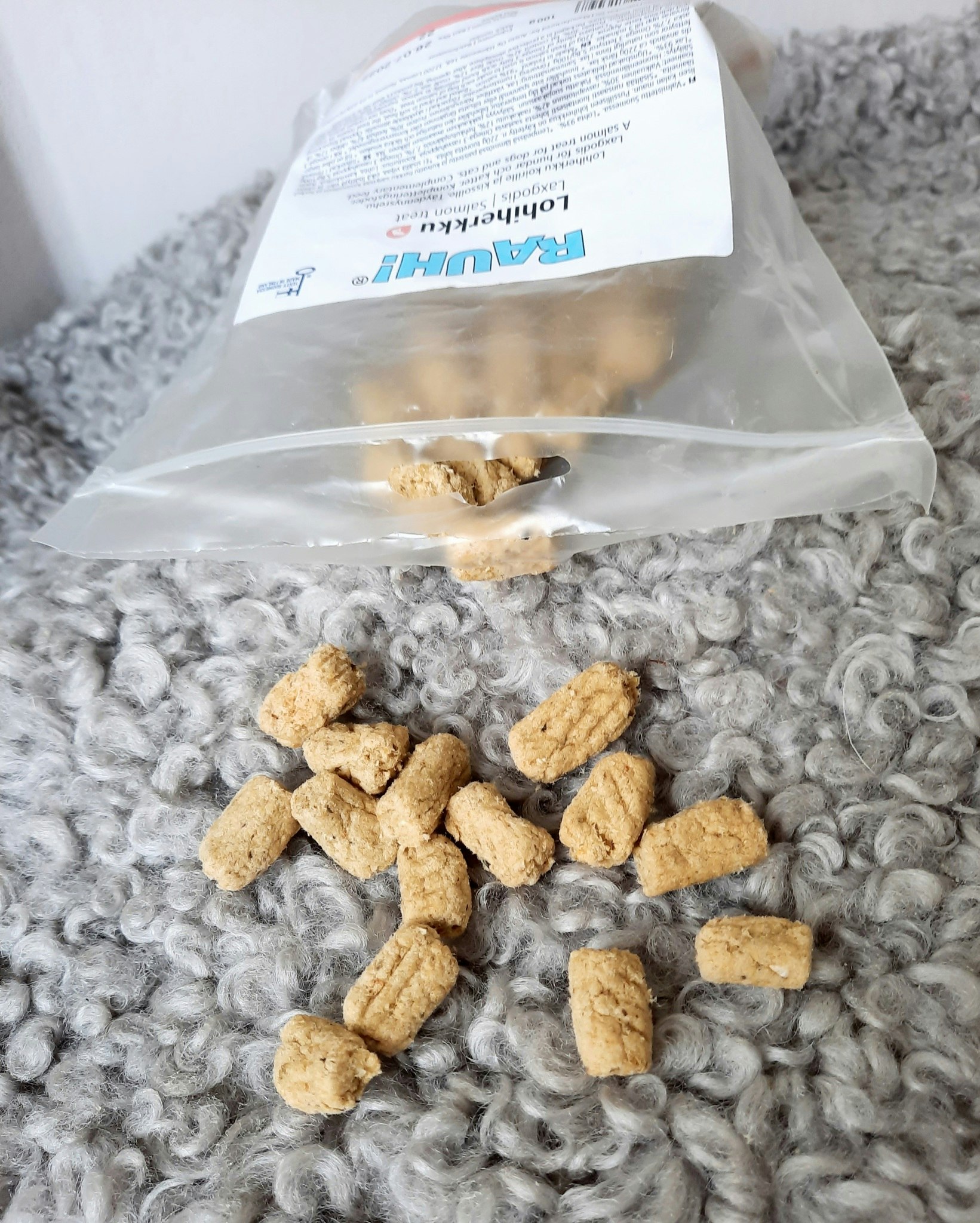 RAUH naturligt kattgodis LAX 100g