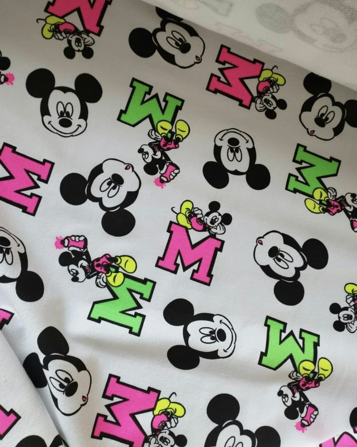 Musse neon  French Terry  OUTLET