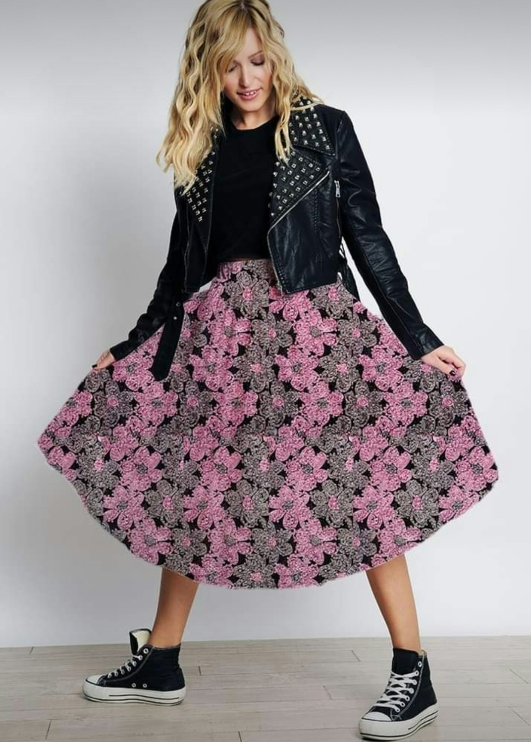 Tyll Blommor Svart Vit Rosa OUTLET