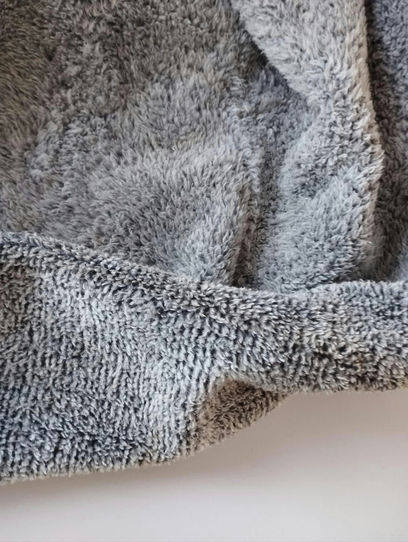 Dubbelsidigt Teddy, Fluffig Grå