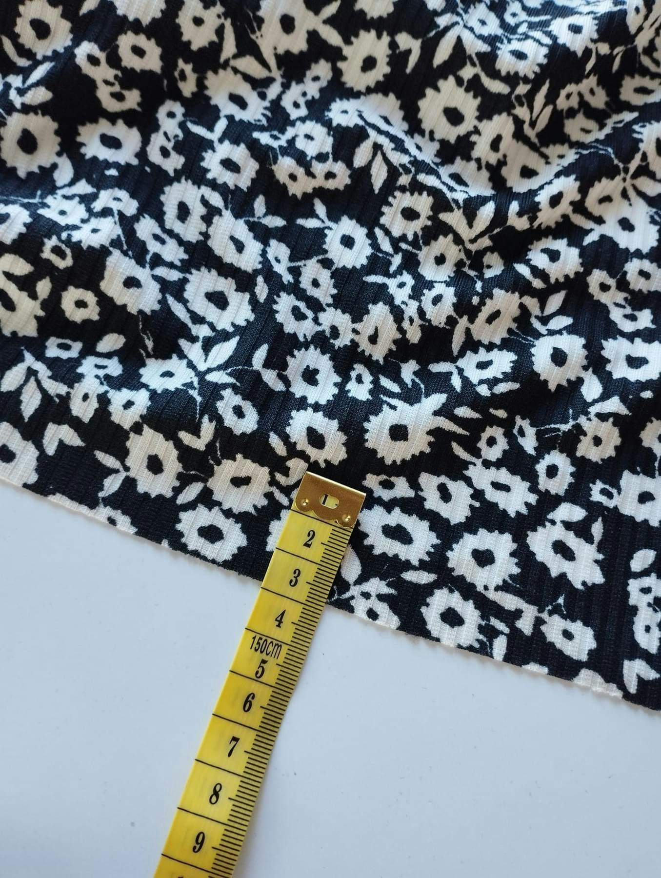 Blommor Svart Vit Ribbad Single Jersey  OUTLET