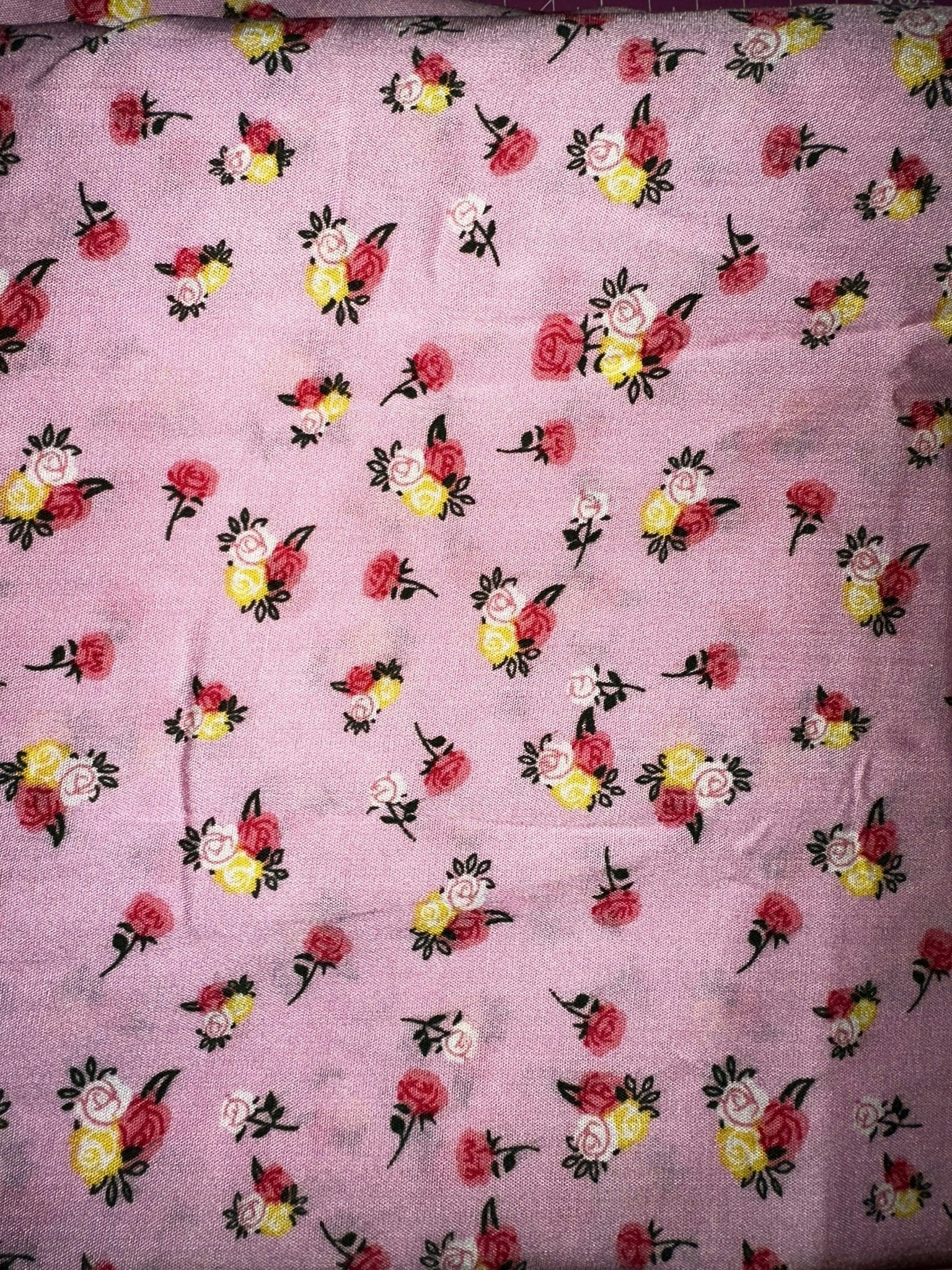 Små blommor Blommor På Ljusrosa Viscose OUTLET