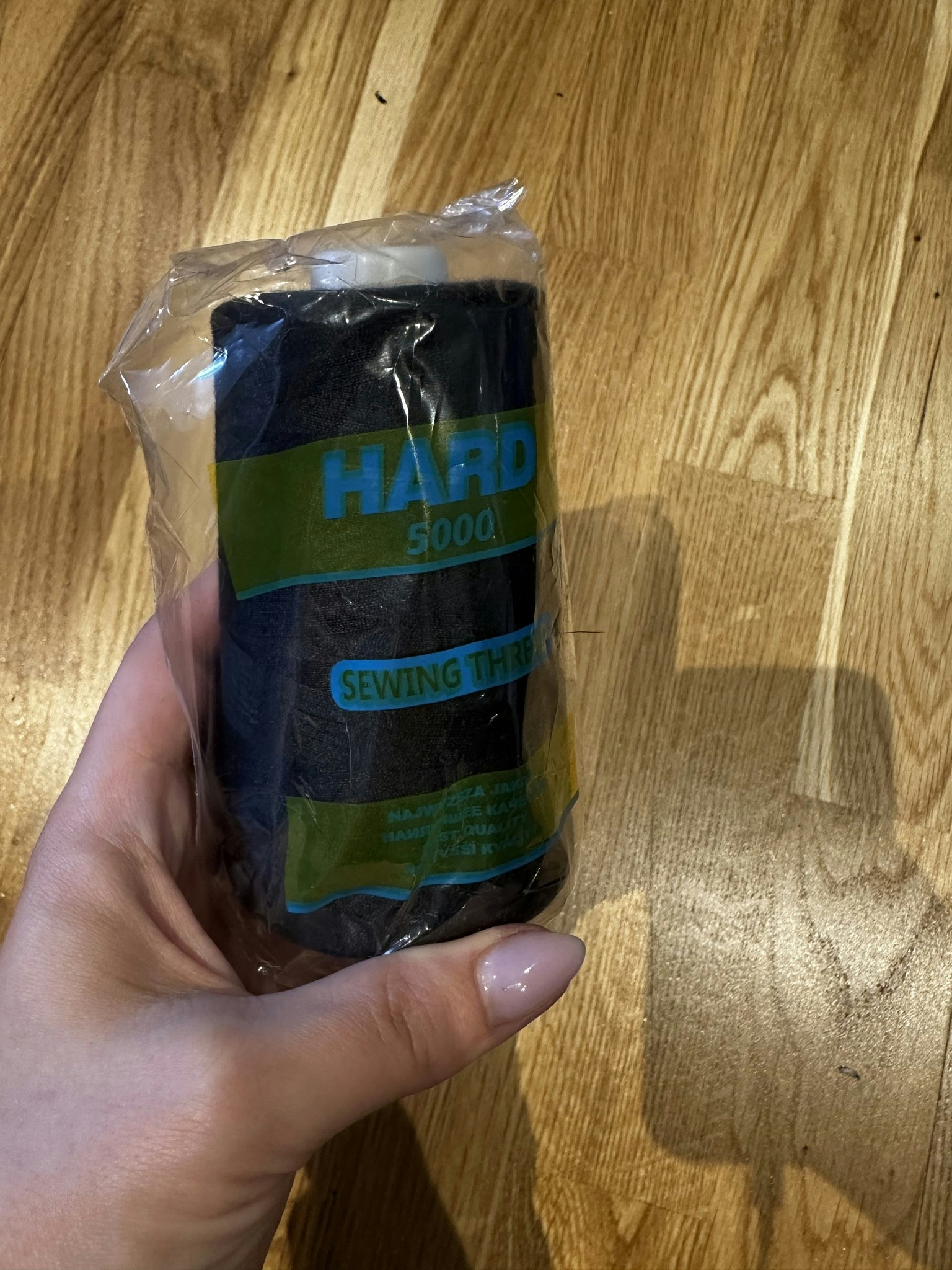 Overlock Tråd Svart Hard 5000 OUTLET