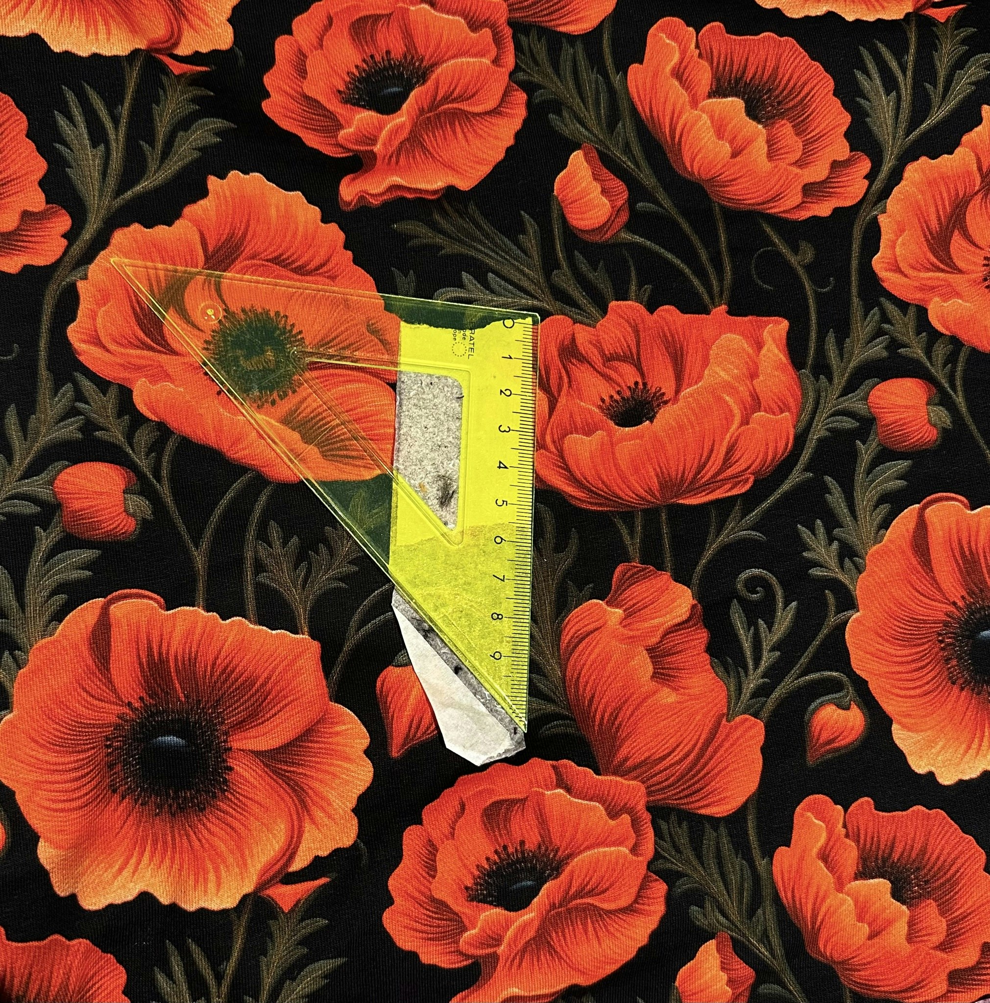 Blommor Vallmo French Terry  OUTLET