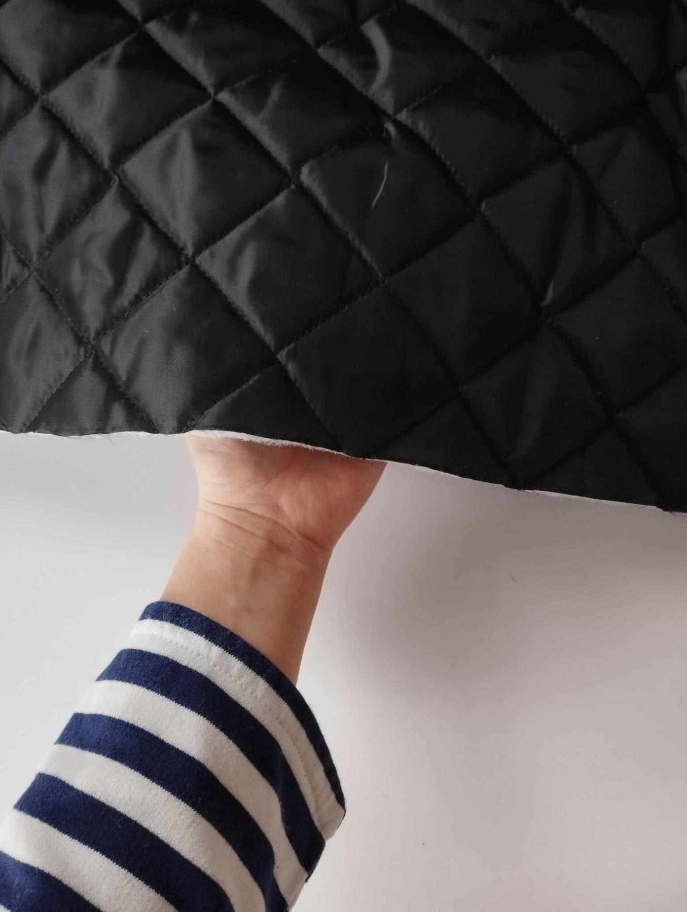 Tyg tyger quiltad svart