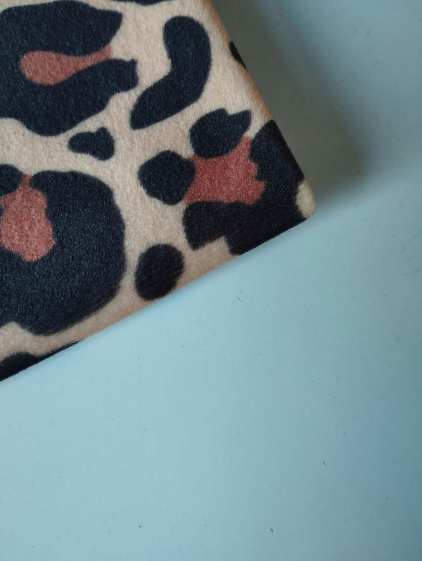 Leo Velour Supersoft